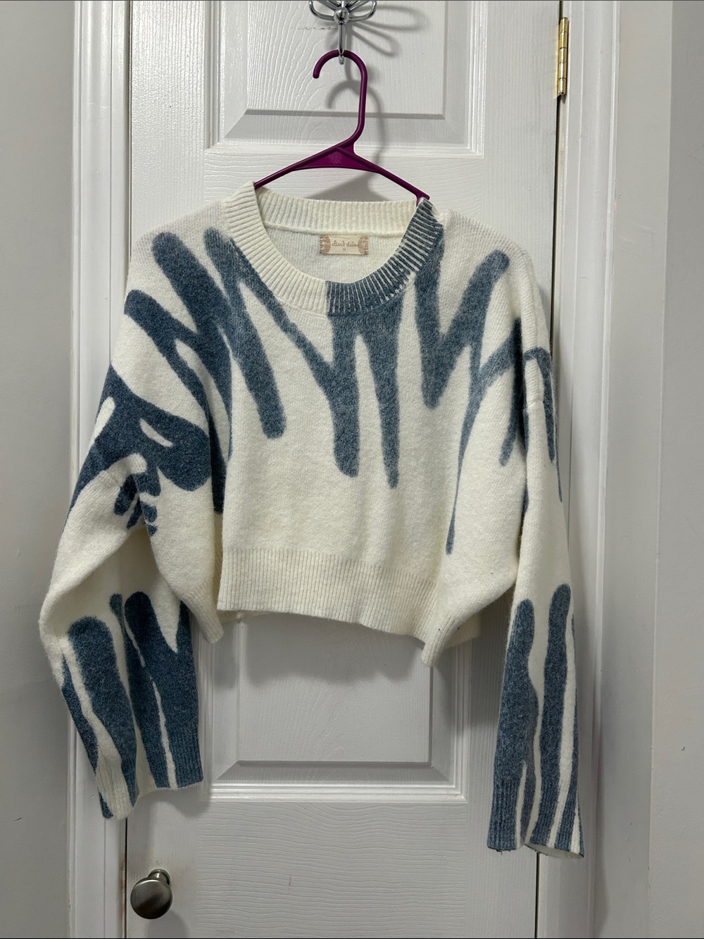 Altered state Cropped White Sweater with Blue Abstract Pattern